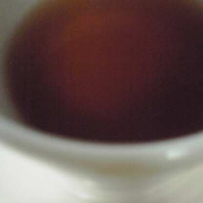 黒烏龍茶に生姜パウダー＆ハチミツを入れました♪生姜紅茶みたいで美味しいね♪ご馳走さまです♪
